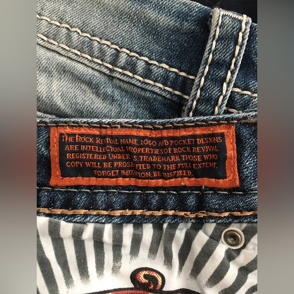 EUC Rock Revival Raven 27 heavily embroidered/embellished jean shorts. - Picture 11 of 13